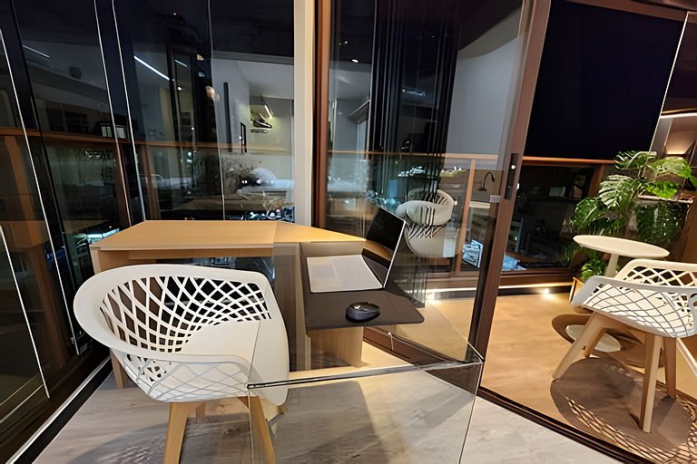 Refúgio à Beira-Mar: Seu Apê Exclusivo na Barra