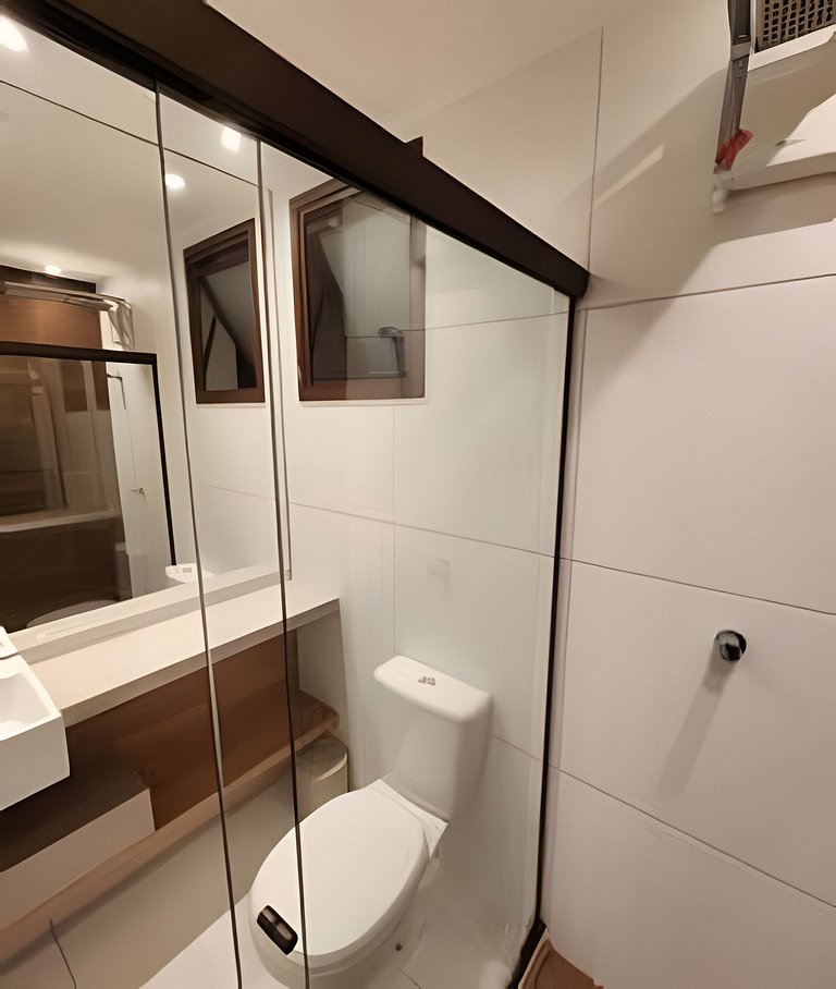 Refúgio à Beira-Mar: Seu Apê Exclusivo na Barra