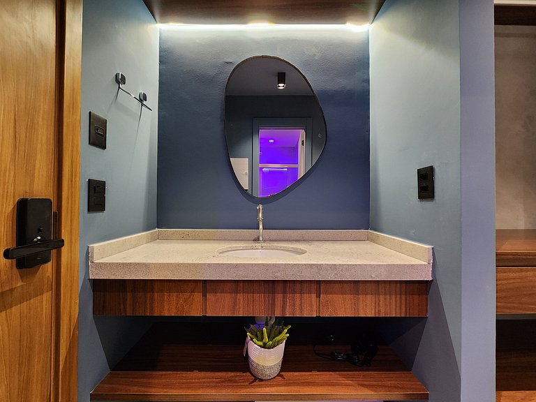 Studio Charmoso e Moderno no Corredor da Vitória